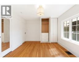 1027 Deal St, Oak Bay, BC V8S5G6 Photo 14