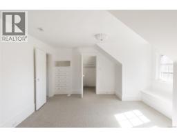 1027 Deal St, Oak Bay, BC V8S5G6 Photo 21