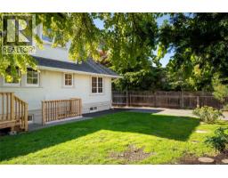 1027 Deal St, Oak Bay, BC V8S5G6 Photo 28
