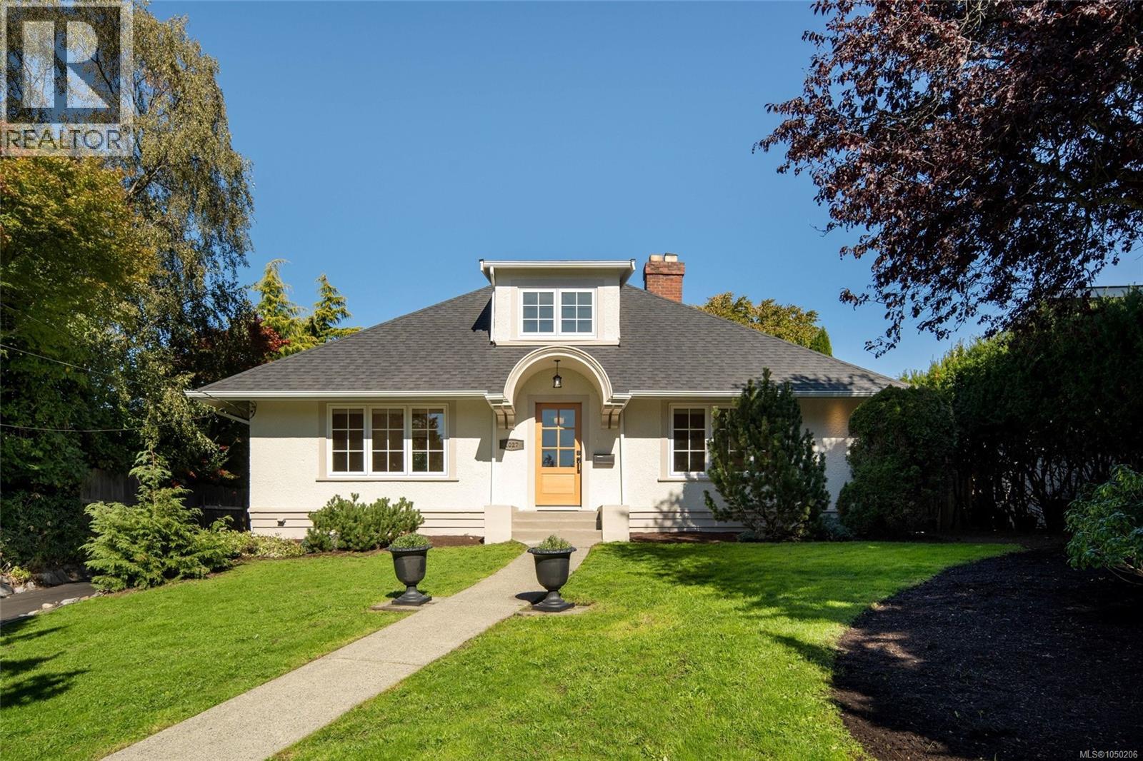  1027 Deal Street, Oak Bay