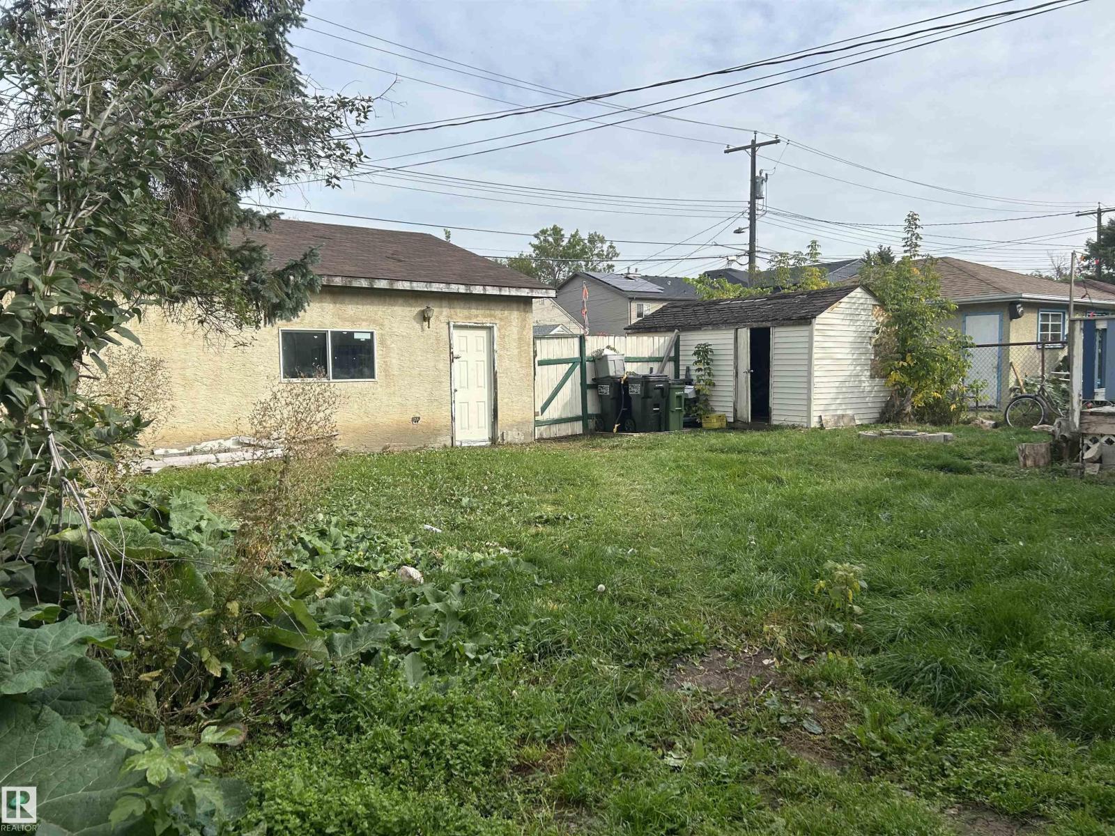 10450 69 AV NW - 22