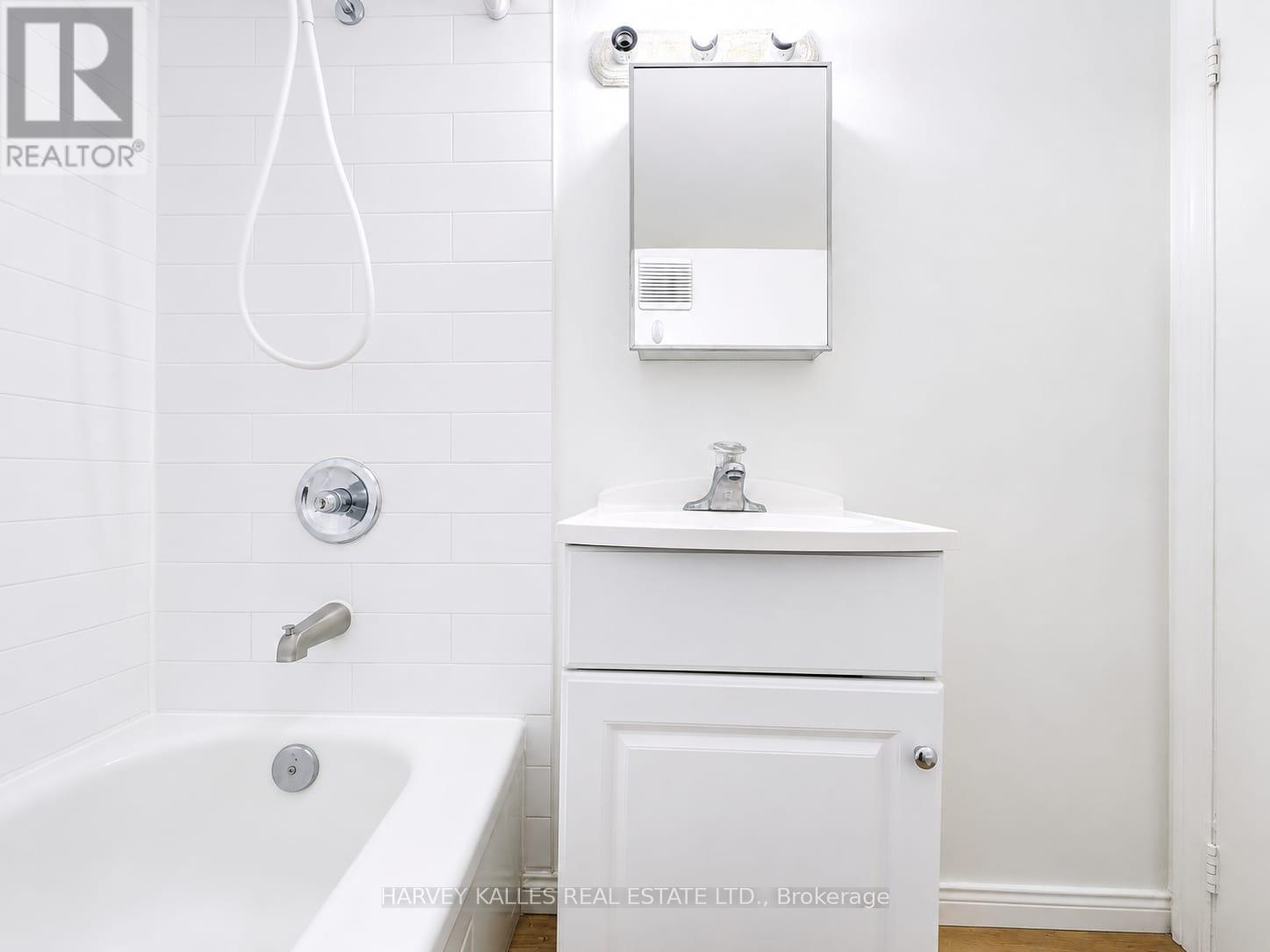 BSMNT - 327 HOWLAND AVENUE, Toronto (Casa Loma) — photo 12