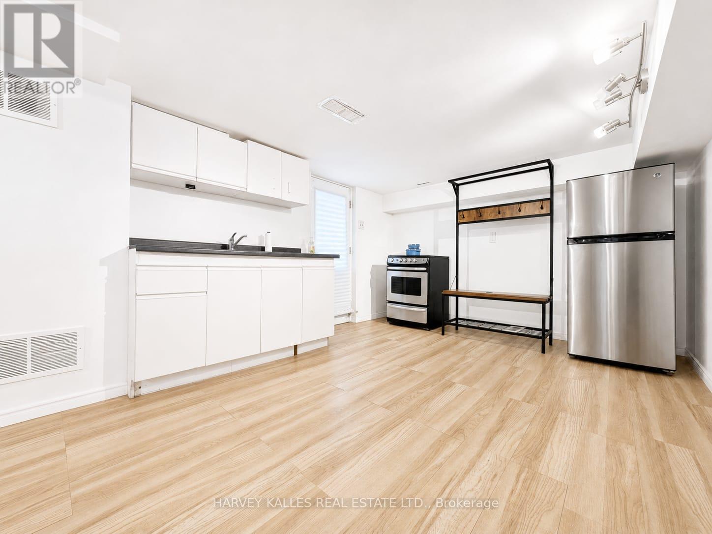 BSMNT - 327 HOWLAND AVENUE, Toronto (Casa Loma) — photo 3