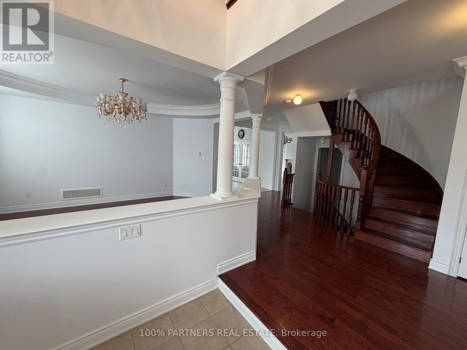 56 WOODVALLEY CRESCENT, Vaughan (Patterson) — photo 4