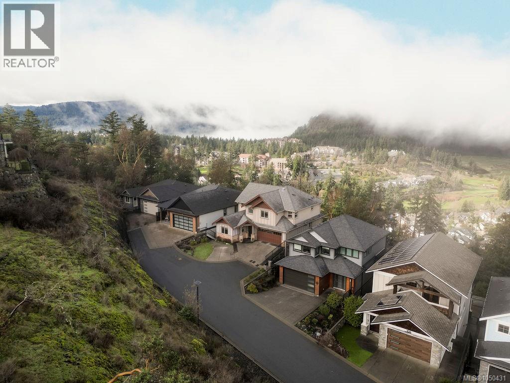 110 1177 Deerview Pl