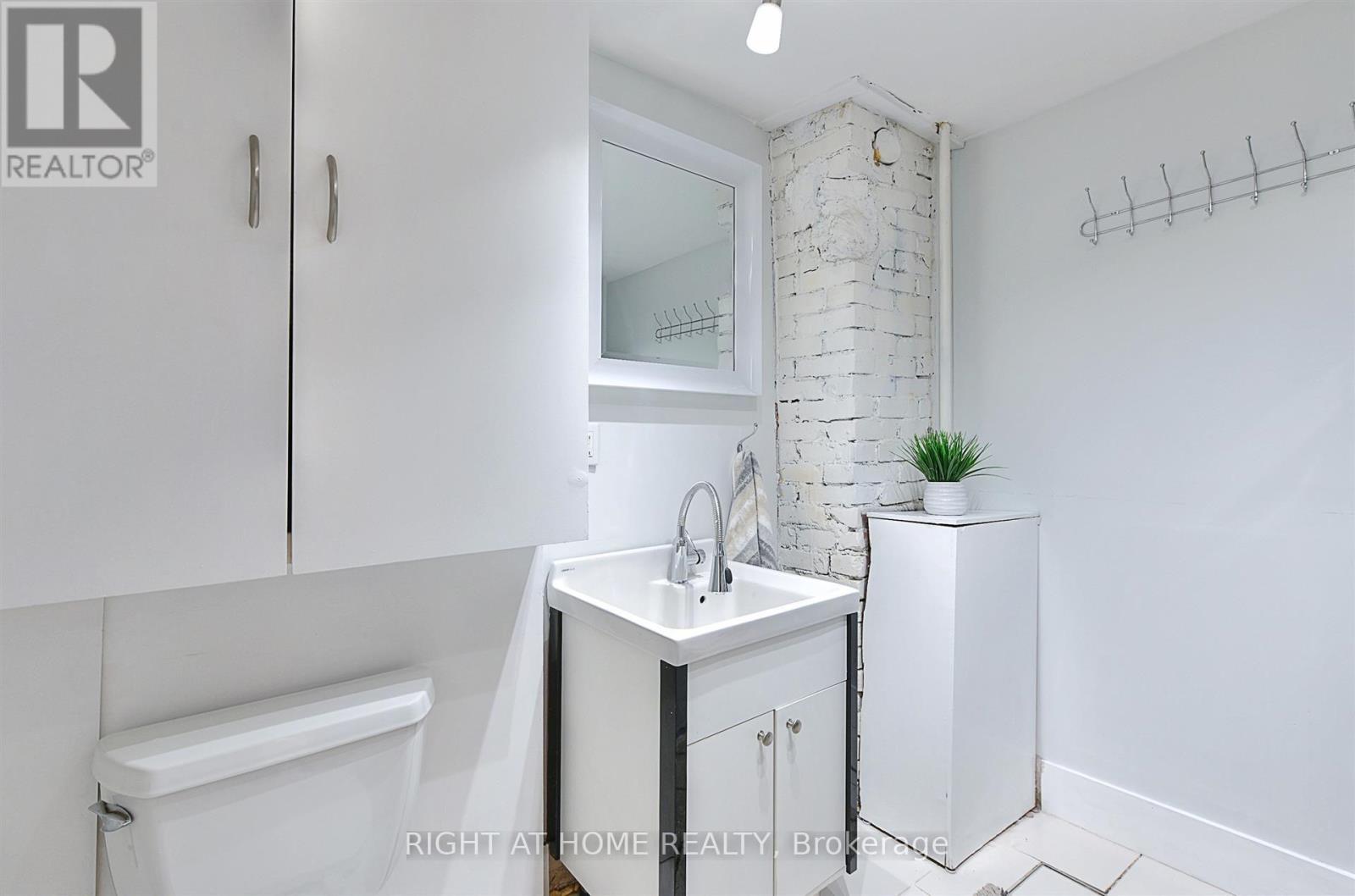 183 EARLSCOURT AVENUE - 20