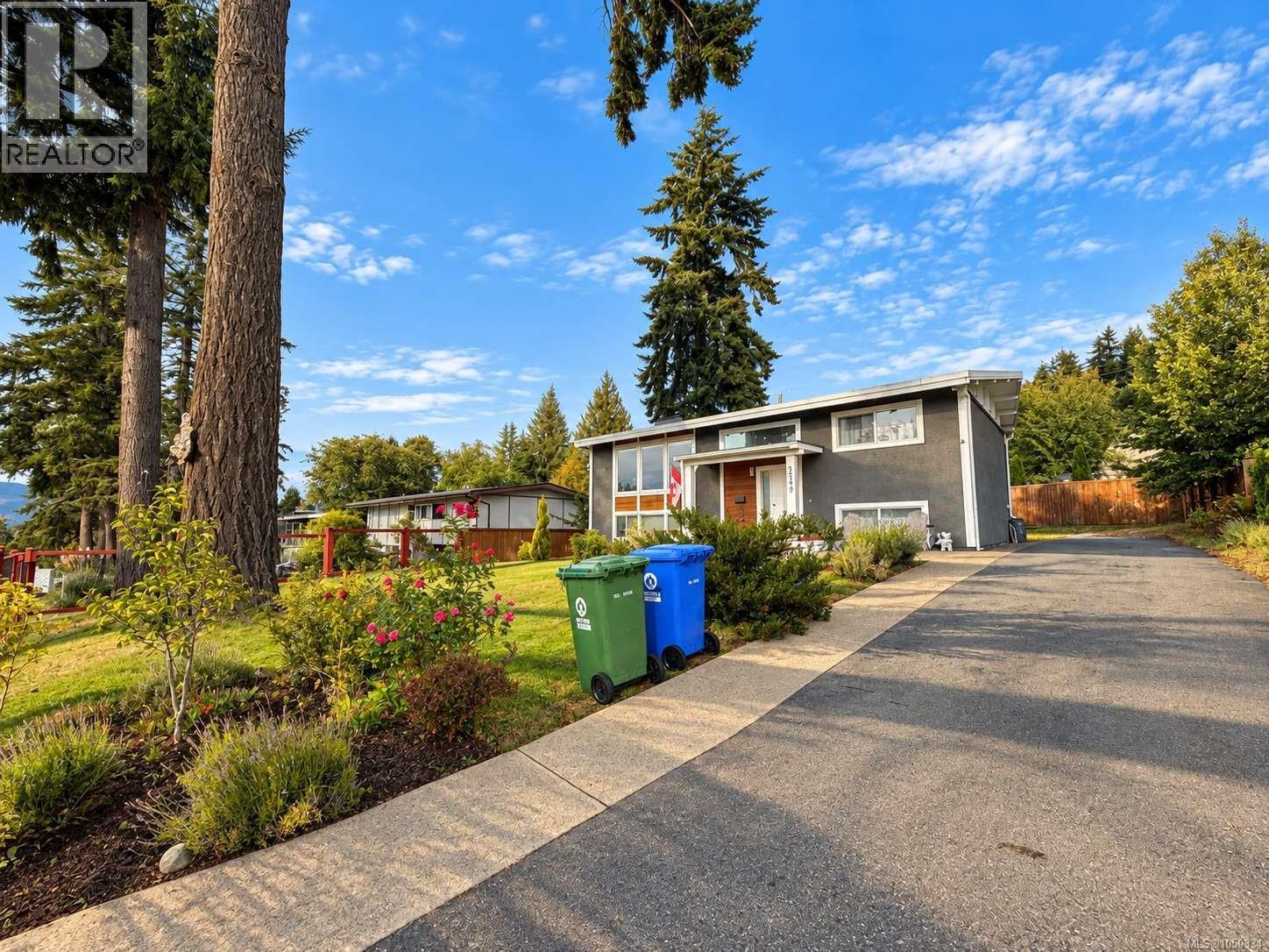2349 Anderson Ave - Image 42