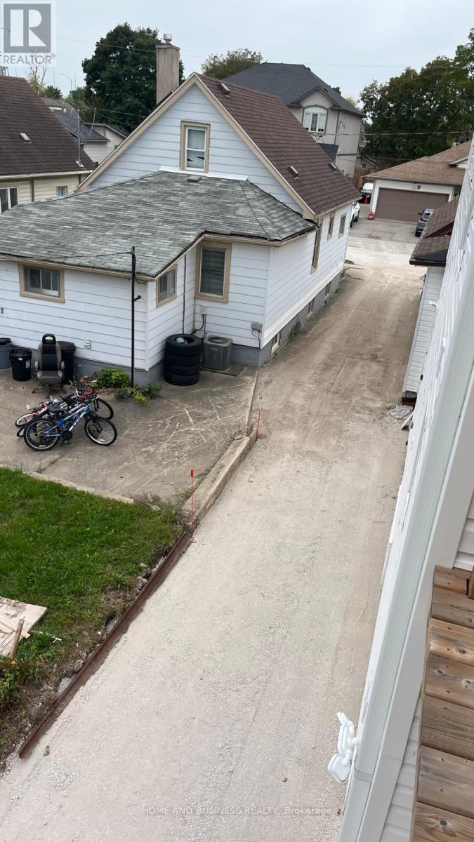 2 - 2 PATRICIA STREET, Thorold (Thorold Downtown) — photo 2