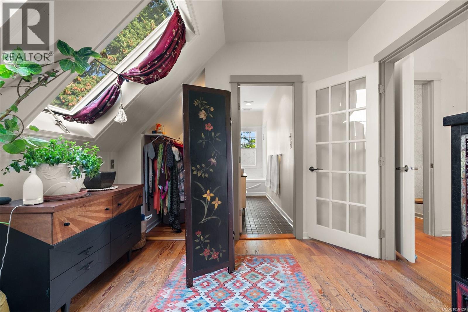 5 1715 Rockland Avenue, Victoria
