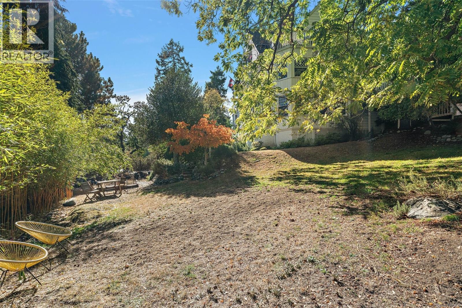 5 1715 Rockland Avenue, Victoria