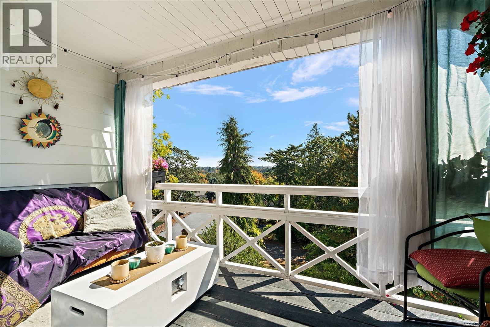 #5 1715 Rockland Ave - 34