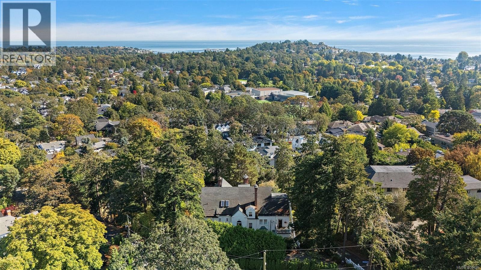 5 1715 Rockland Avenue, Victoria