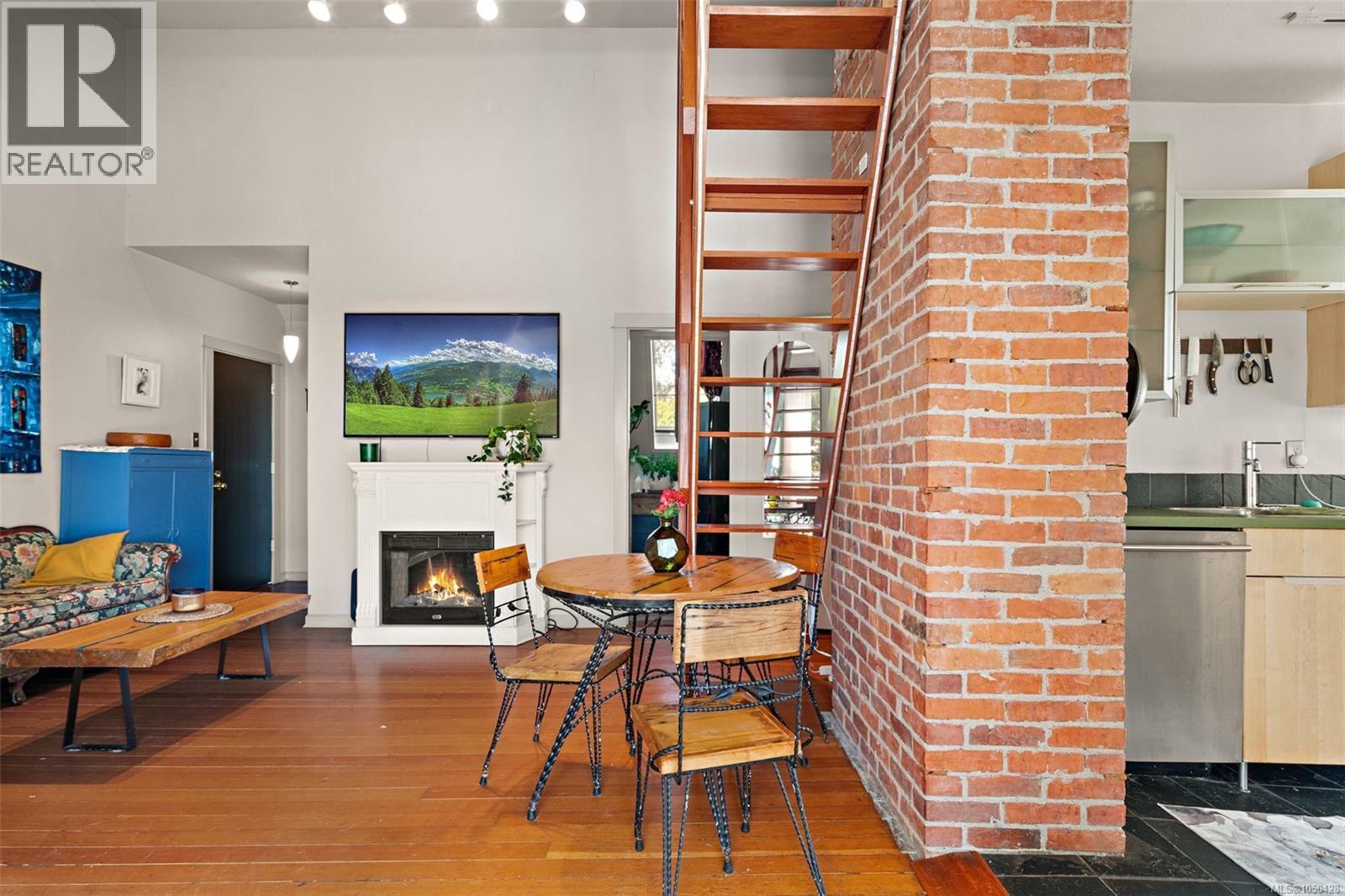 5 1715 Rockland Avenue, Victoria