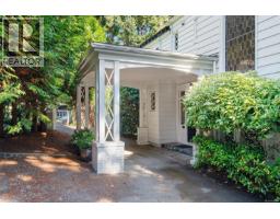 5 1715 Rockland Ave, Victoria, BC V8S1W6 Photo 24