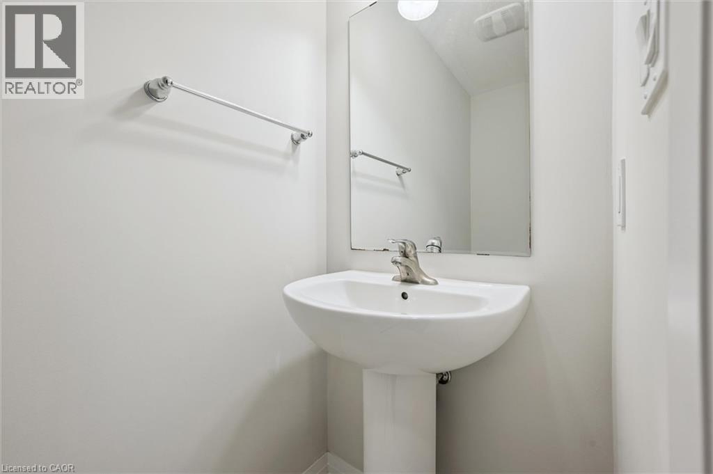 2 VITALITY Drive, Kitchener — photo 12