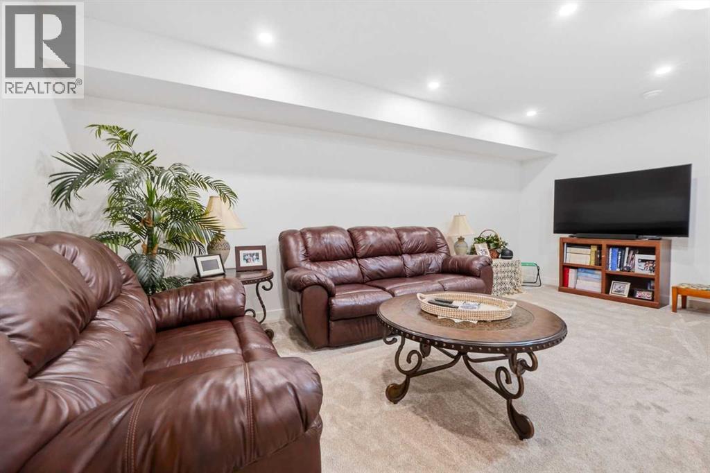 Listing photo – 49 Golden Crescent, Red Deer