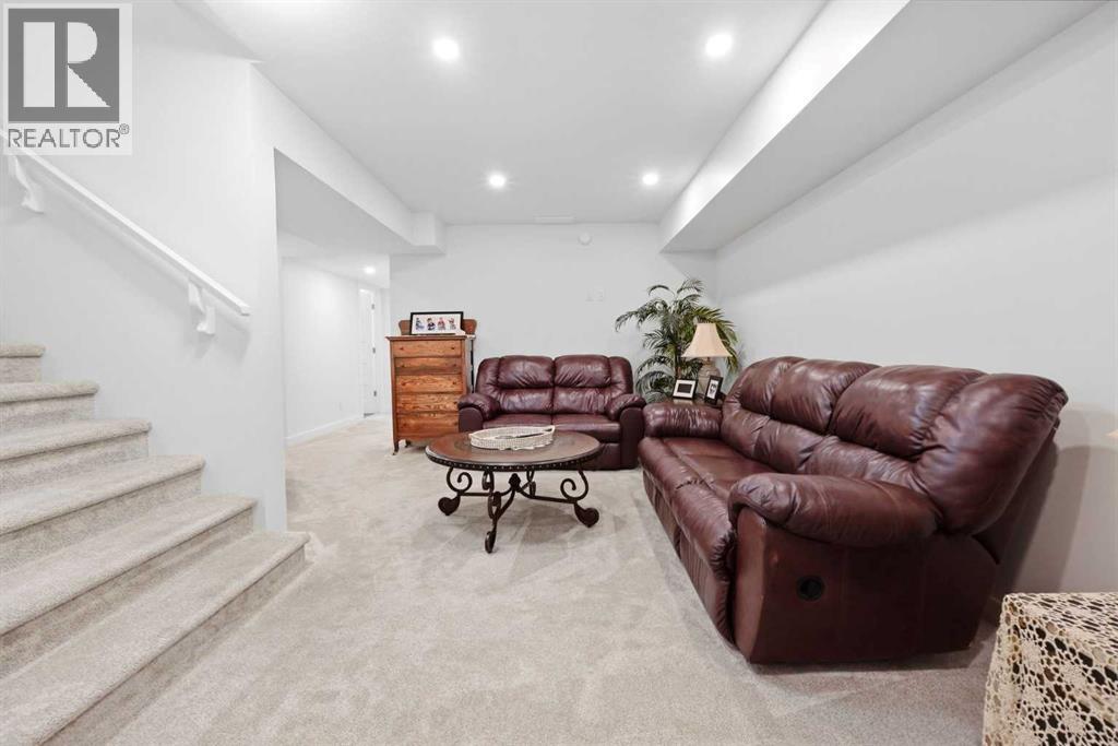 Listing photo – 49 Golden Crescent, Red Deer
