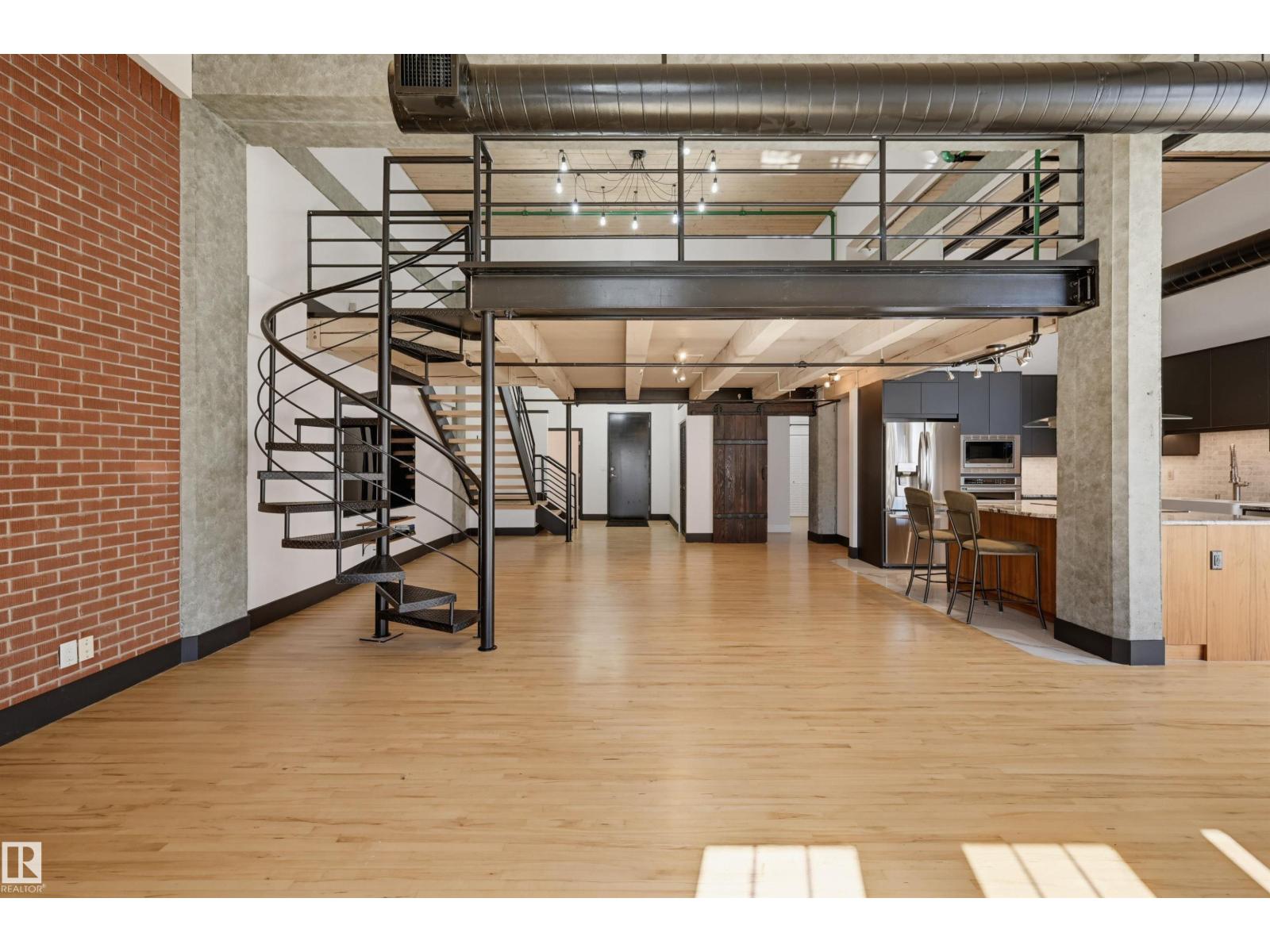 #208 10330 104 ST NW - 11