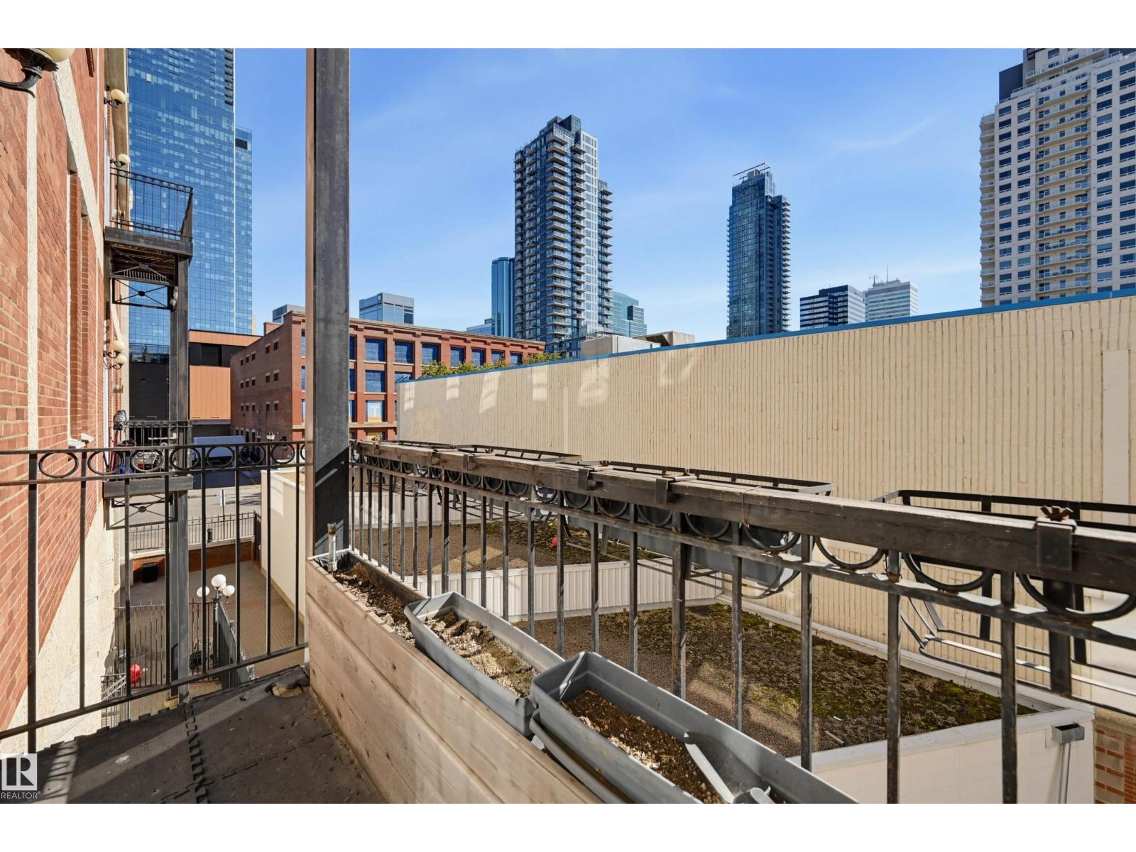 #208 10330 104 ST NW - 32