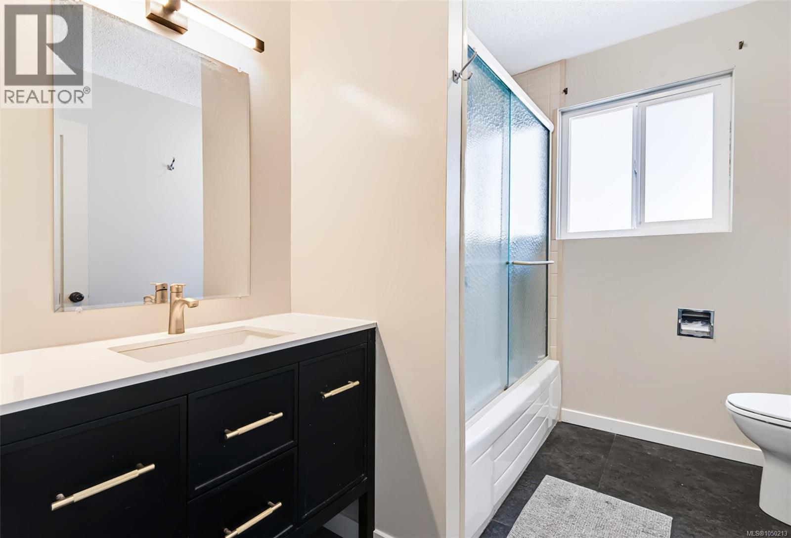 2643 9th Ave - 11