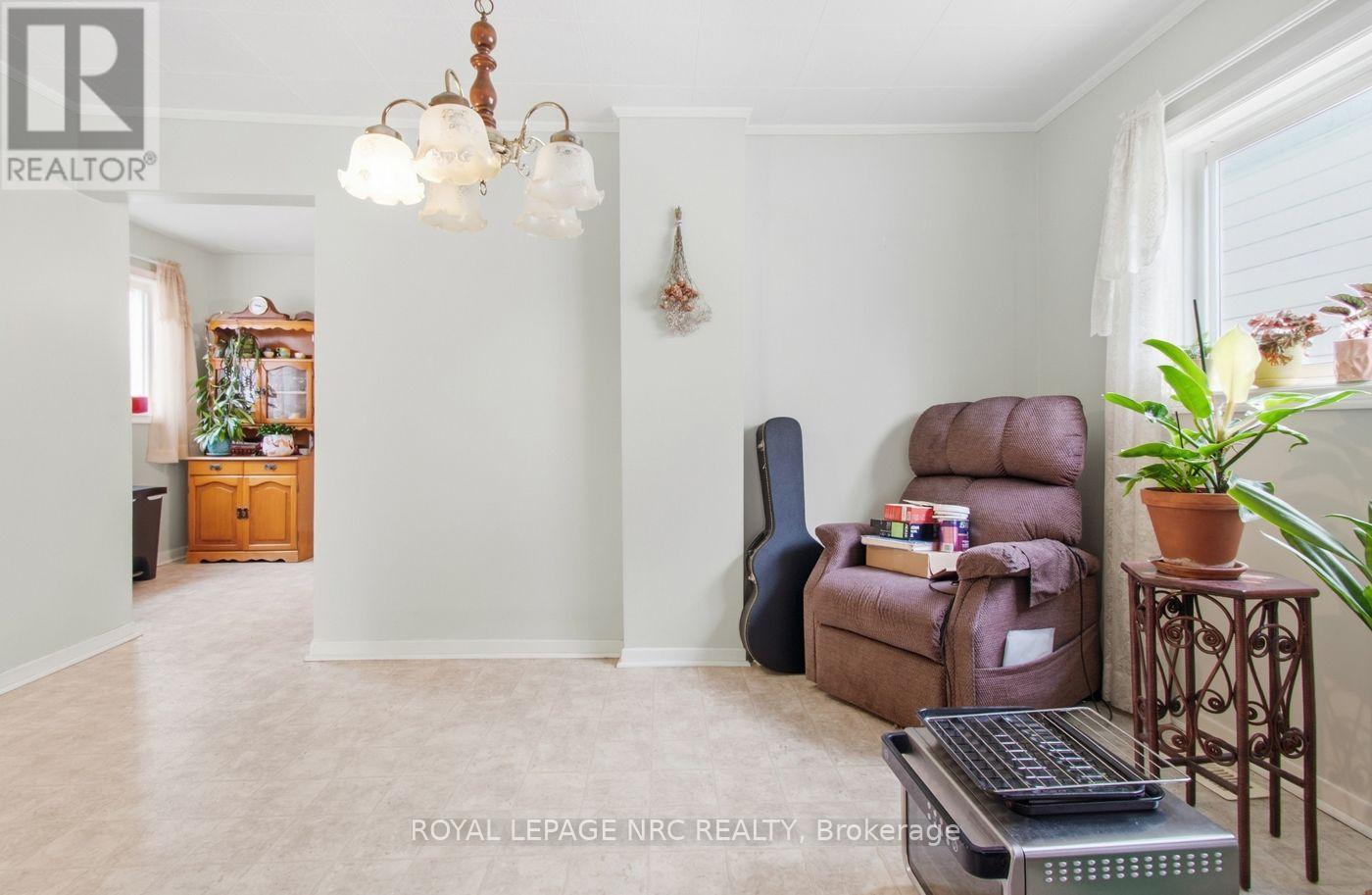 24 FIFTH STREET, Welland (Lincoln/Crowland) — photo 7
