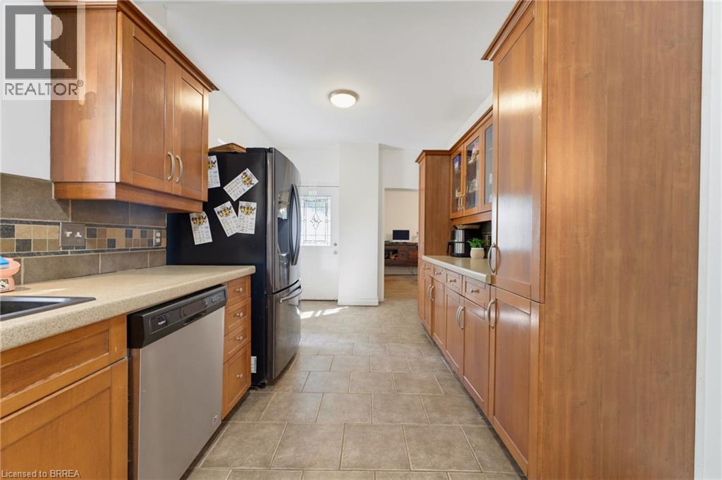 97 PARK Avenue, Brantford — photo 10