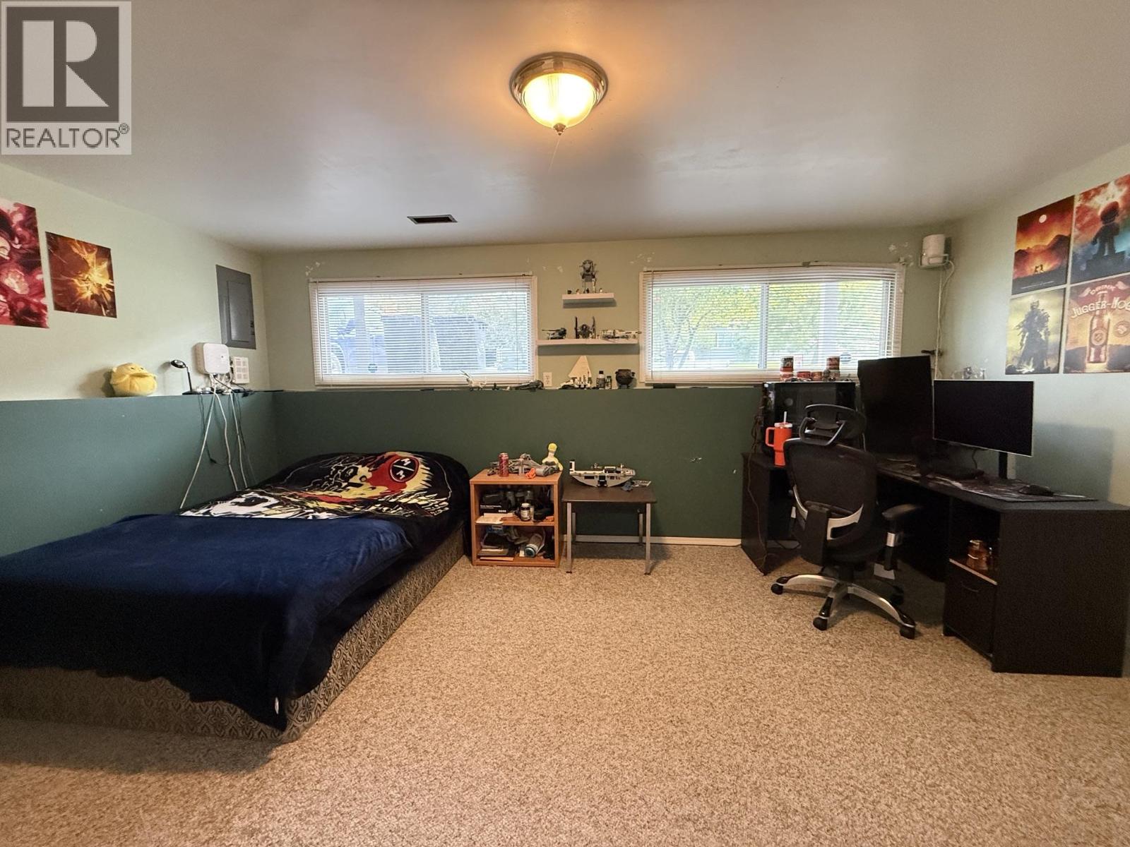 1095 PIGEON AVENUE - 14