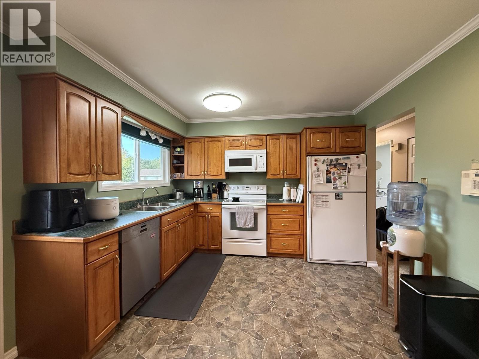 1095 PIGEON AVENUE - 2