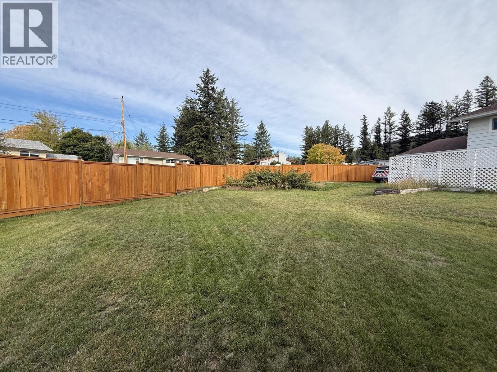 1095 PIGEON AVENUE - Image 21