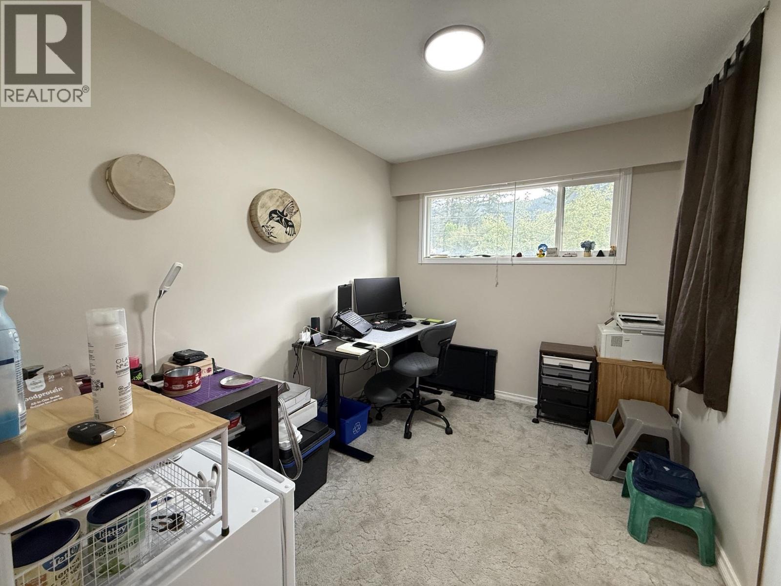 1095 PIGEON AVENUE - 9