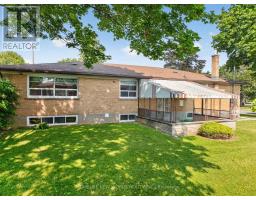 Lower  B - 201 Goddard Street, Toronto, ON M3H5E7 Photo 17