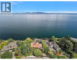 Patio - 2920 Mt. Baker View Rd, Saanich, BC V8N1Z5 Photo 10