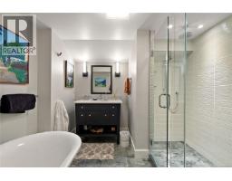 Entrance - 2920 Mt. Baker View Rd, Saanich, BC V8N1Z5 Photo 35