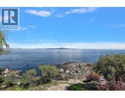 2920 Mt. Baker View Rd, Saanich, BC V8N1Z5 Photo 60