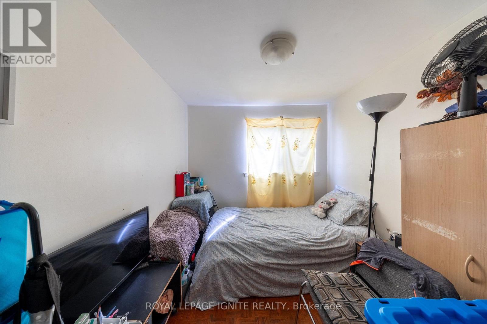 #4 21 ROCKWOOD DRIVE - 21