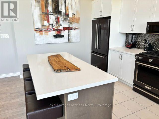 8 SPOONER CRESCENT, Collingwood — photo 12