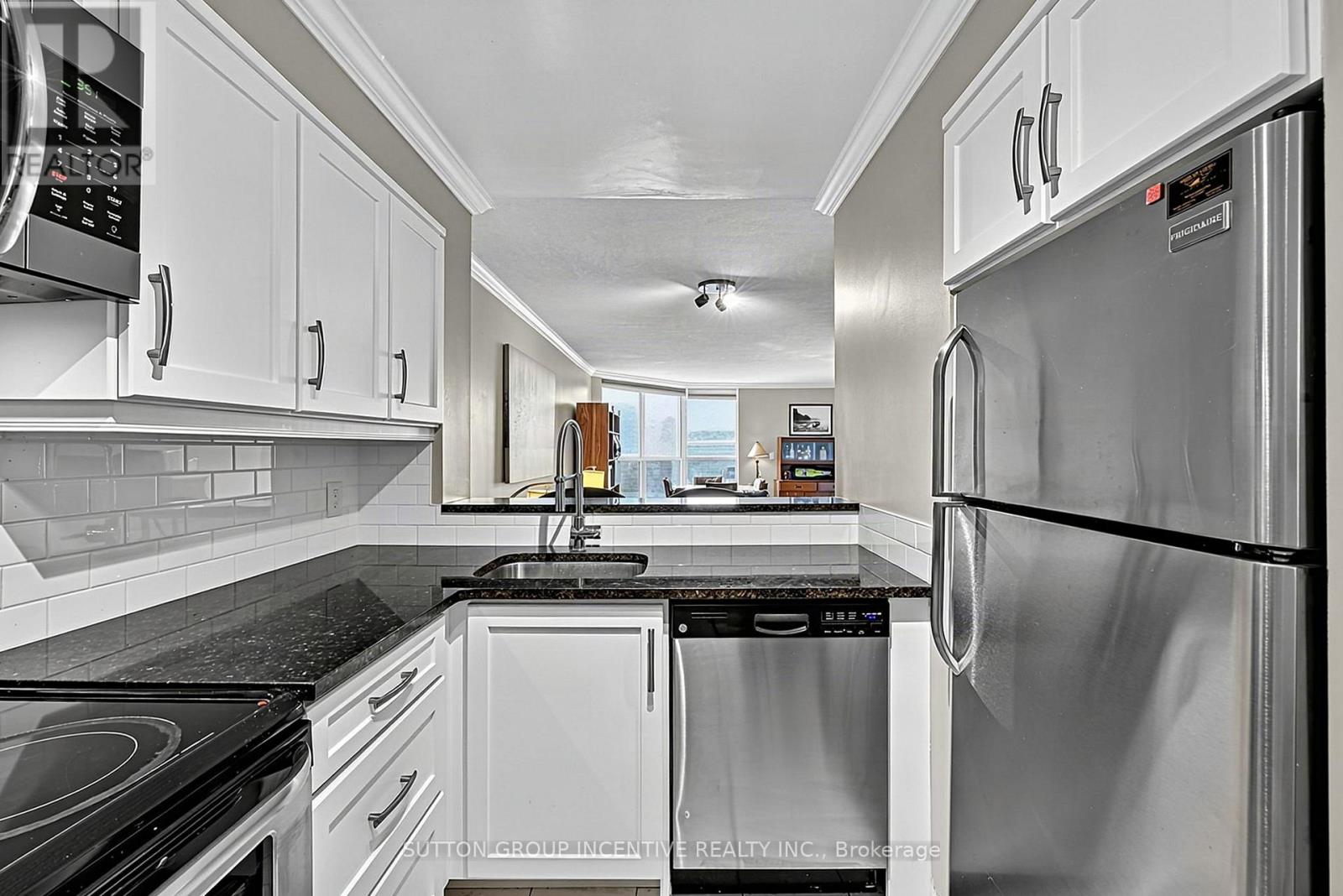 304 - 140 DUNLOP STREET E, Barrie (City Centre) — photo 8