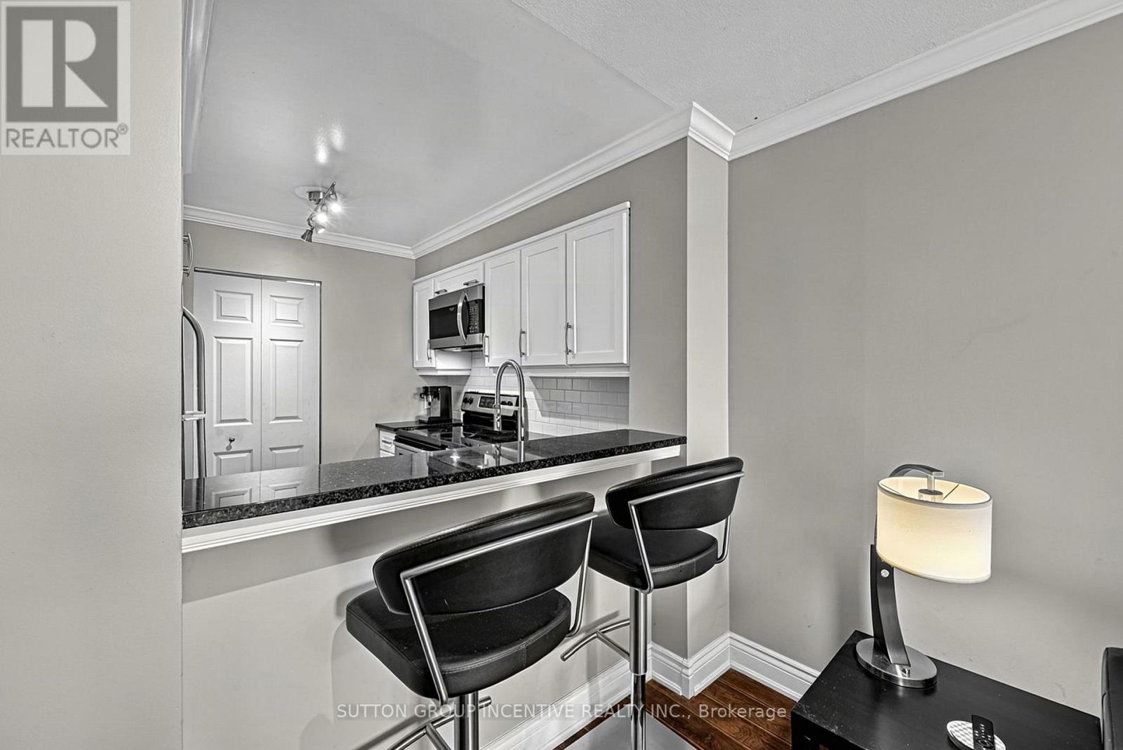 304 - 140 DUNLOP STREET E, Barrie (City Centre) — photo 9