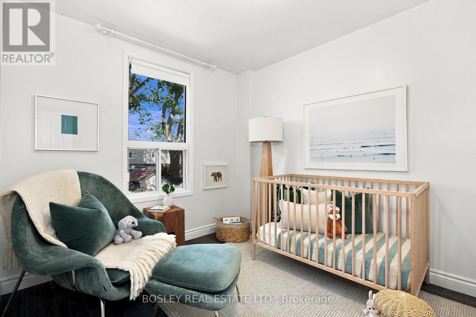 682 MILVERTON BOULEVARD - 27