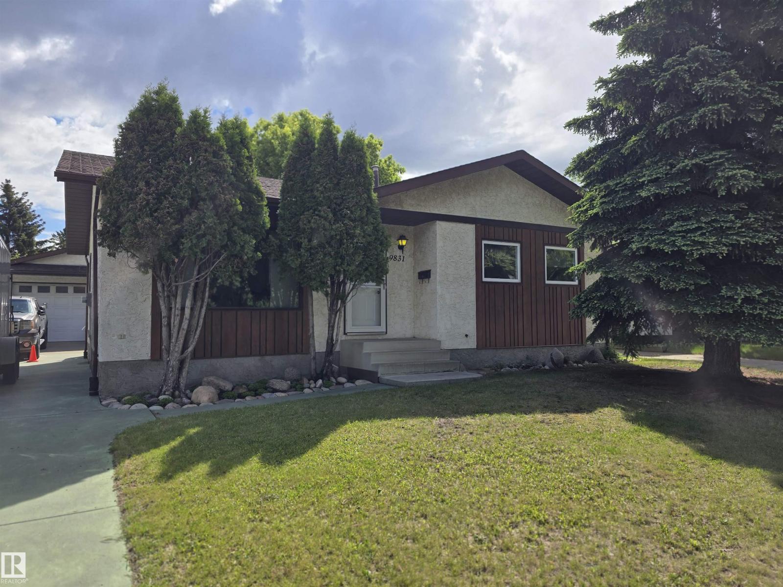 9831 188 ST NW, Edmonton, Alberta, T5T4H3