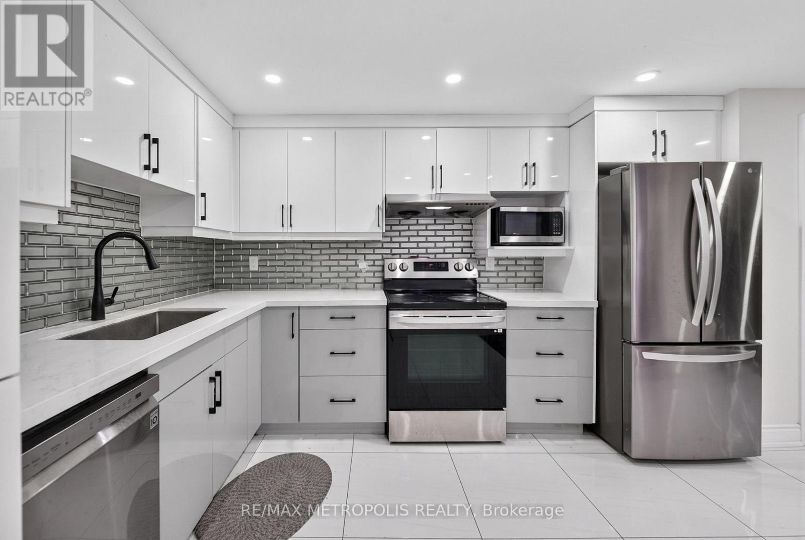 BSMT - 6 MADOC DRIVE, Brampton (Madoc) — photo 3