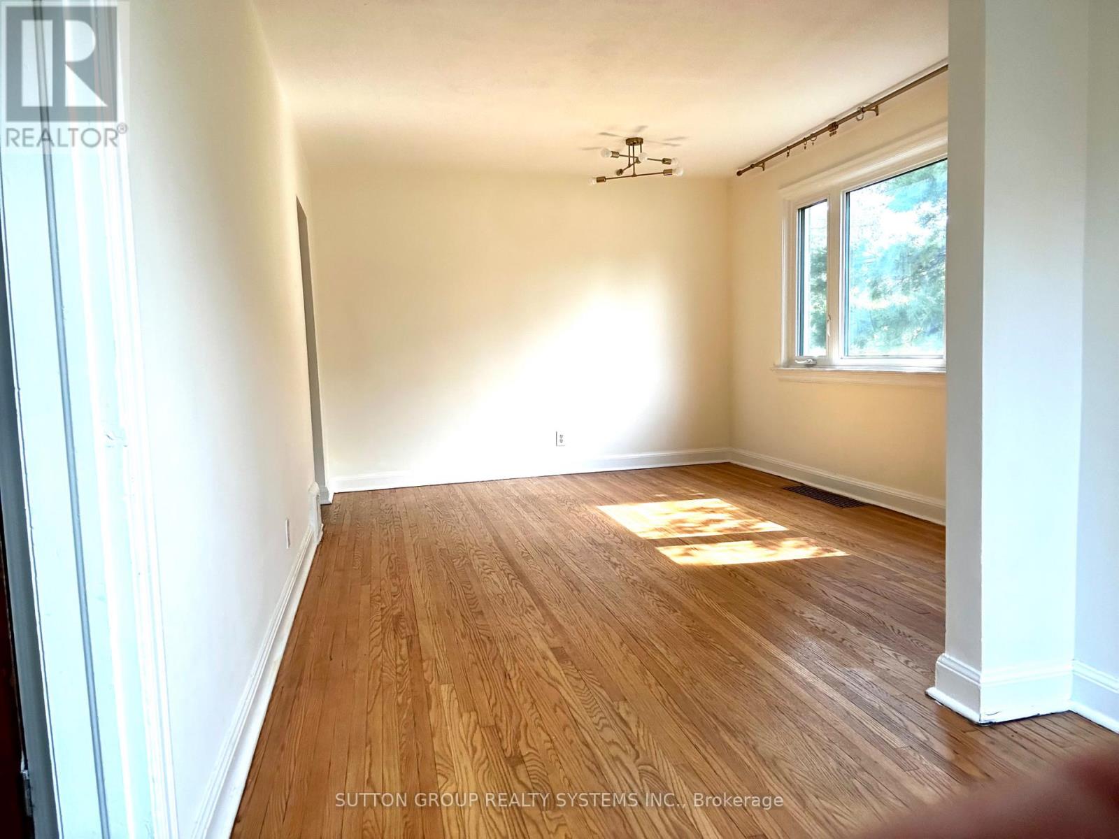 26 COMPTON CRESCENT, Toronto (Downsview-Roding-CFB) — photo 3