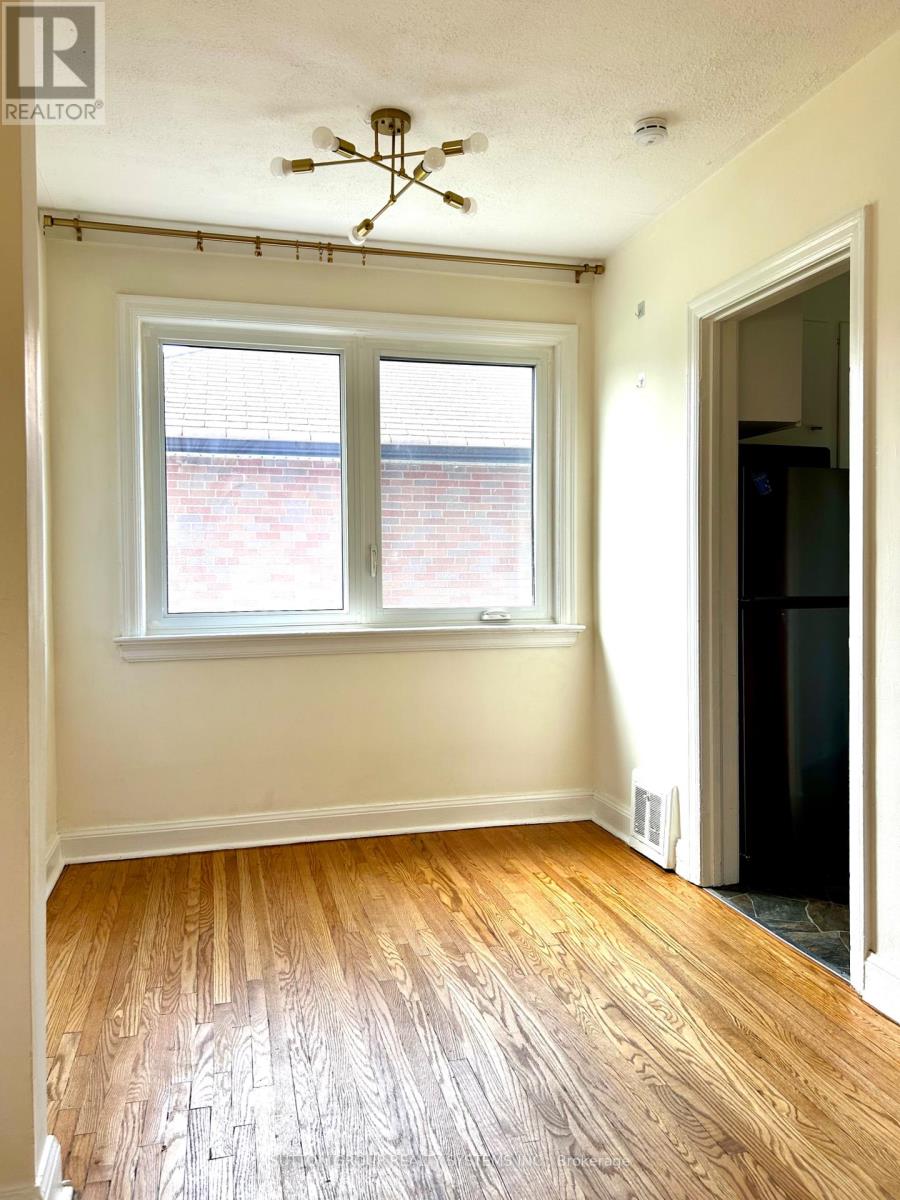 26 COMPTON CRESCENT, Toronto (Downsview-Roding-CFB) — photo 4
