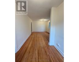 26 Compton Crescent, Toronto, ON M3M2C2 Photo 7