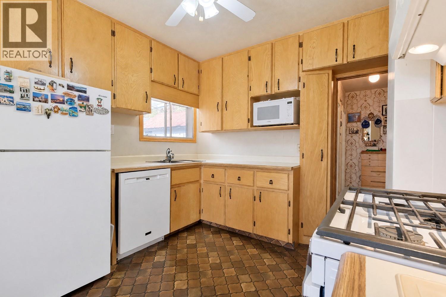  15610 Fosbery Road, Summerland