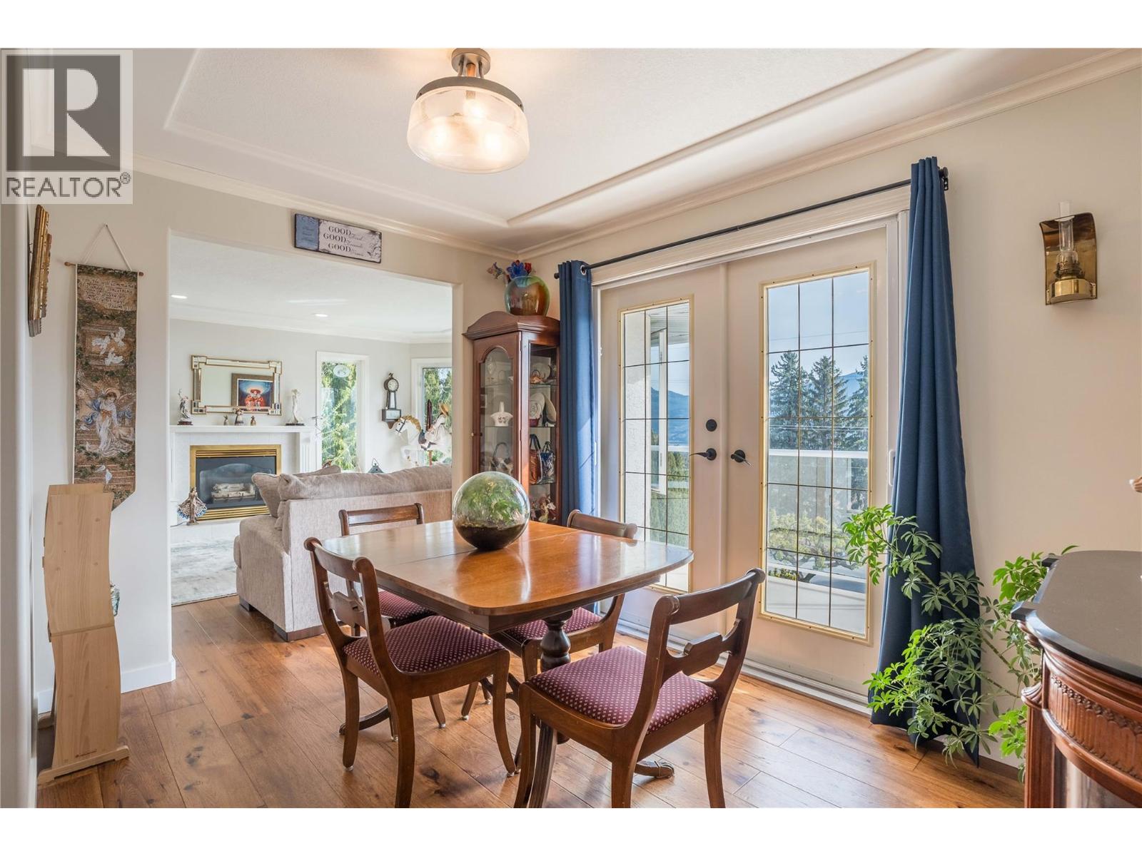 10804 GIANTS HEAD Road, Summerland