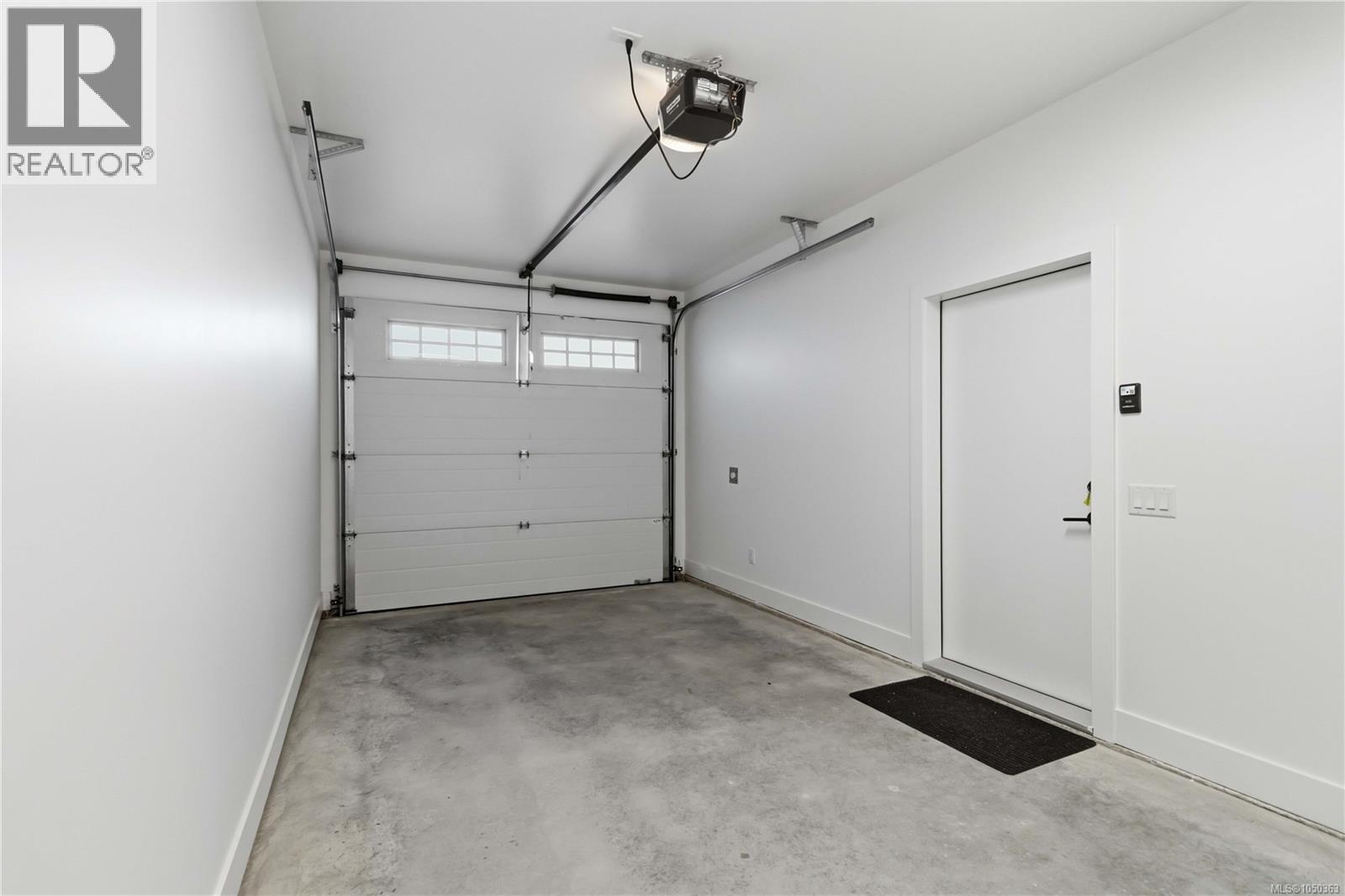 #2 2312 Orchard Ave - 24