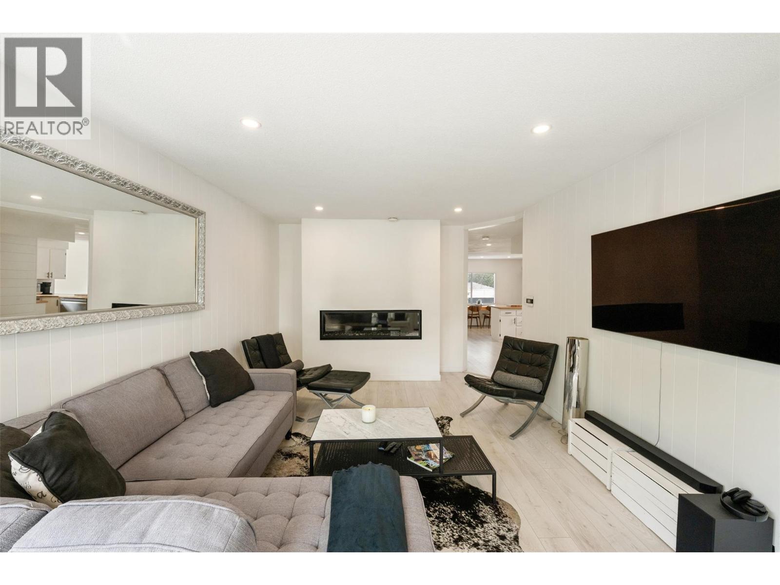  637 Alexander Avenue, Penticton