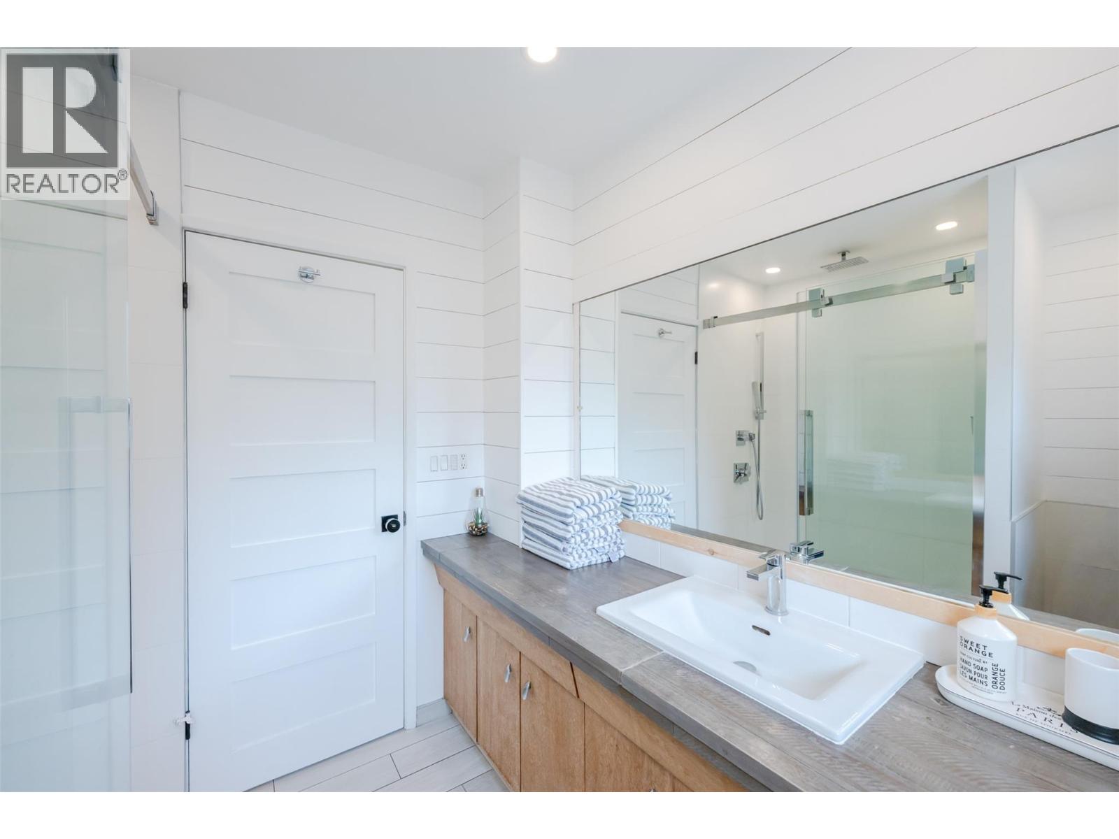  637 Alexander Avenue, Penticton