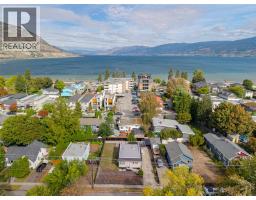 3pc Bathroom - 637 Alexander Avenue, Penticton, BC V2A1E6 Photo 6